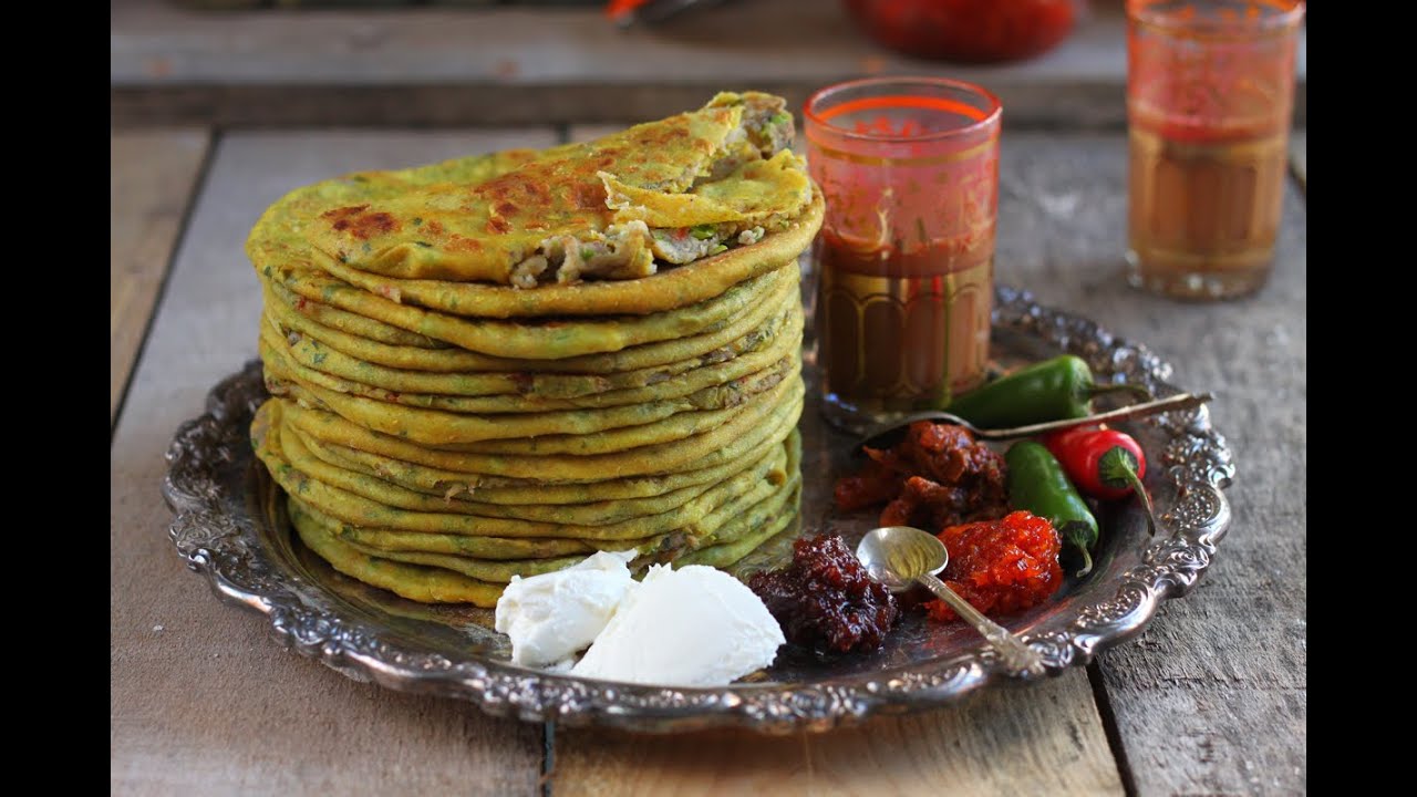 You are currently viewing Delicious Aloo Thepla Recipe: Savory Potato-Stuffed Flatbread